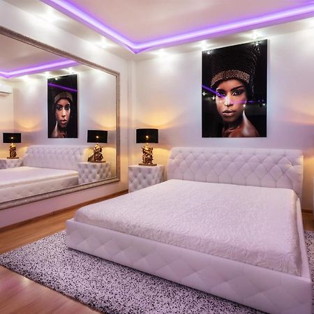 Premium Jacuzzi Apartment Κλαϊπέντα Εξωτερικό φωτογραφία