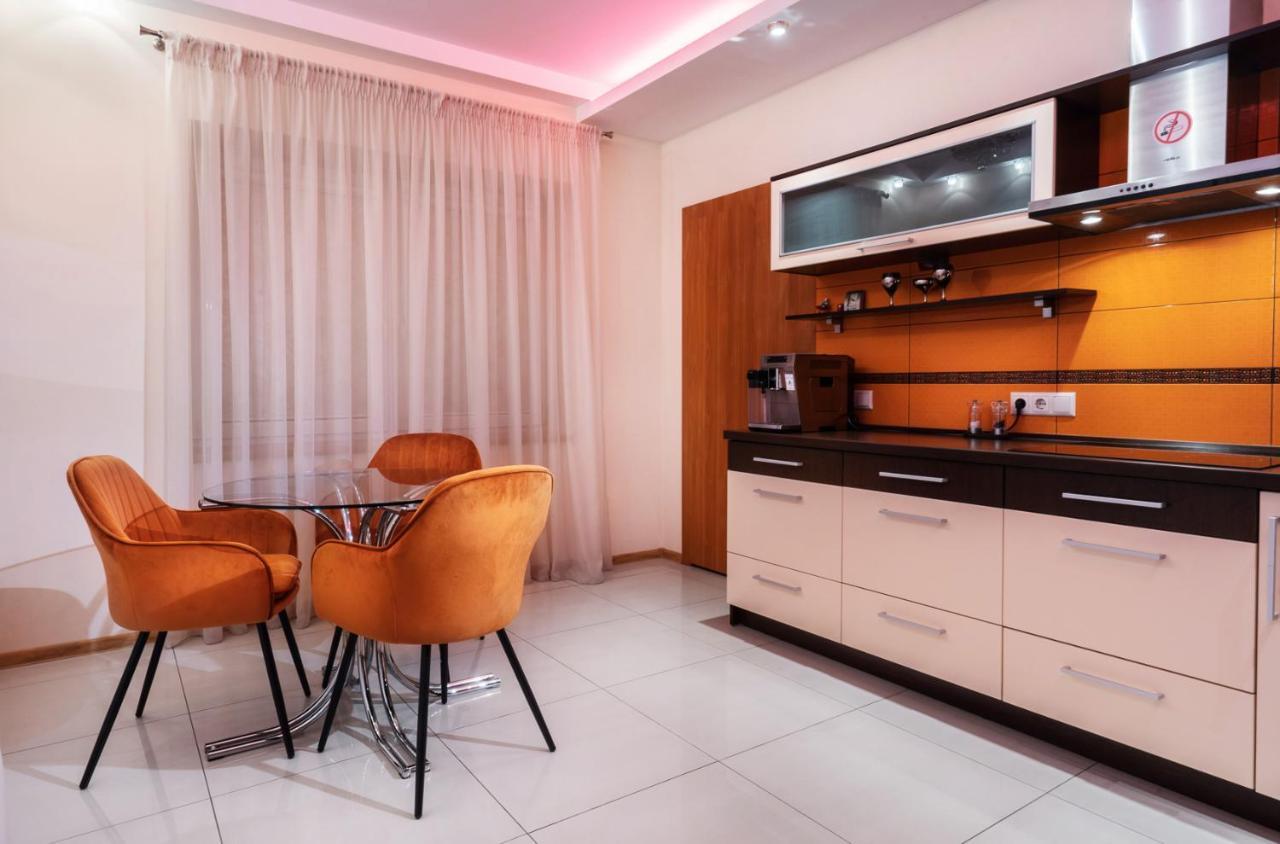 Premium Jacuzzi Apartment Κλαϊπέντα Εξωτερικό φωτογραφία